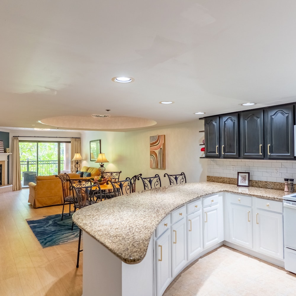 Luxurious Condo Pool Fireplace Hiking view 5
