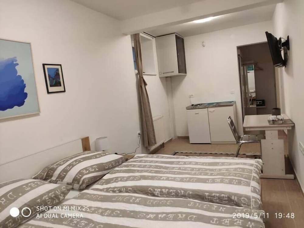 Budget room Hotel Vila Katrca view 3