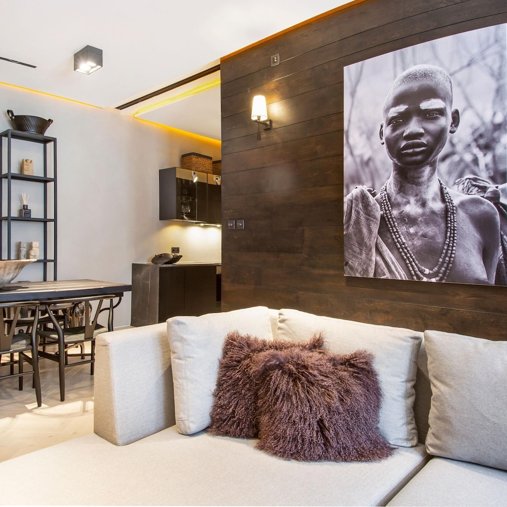 Luxurious Mews House in Pavilion Road - 3 Bedroom