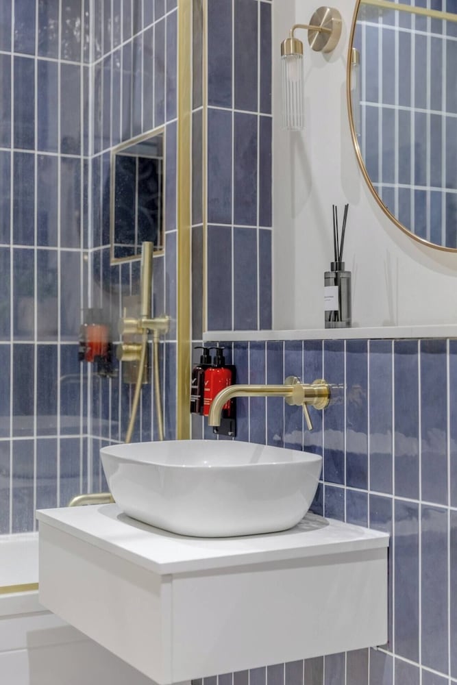 Contemporary Elegance - 2BD Flat, Clapham!