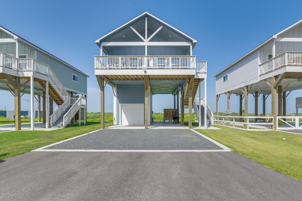 Deck & Patio: Recently Built Bolivar Peninsula Gem