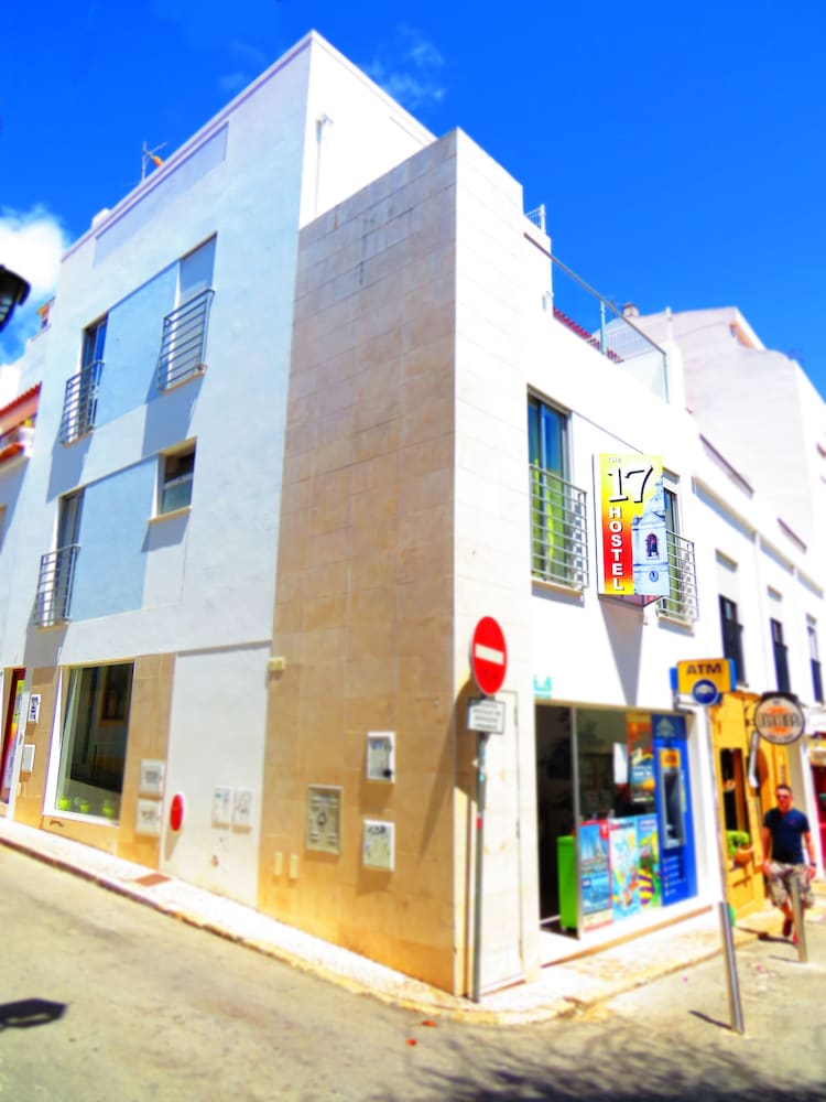 Hotel The 17 Hostel - Image 1