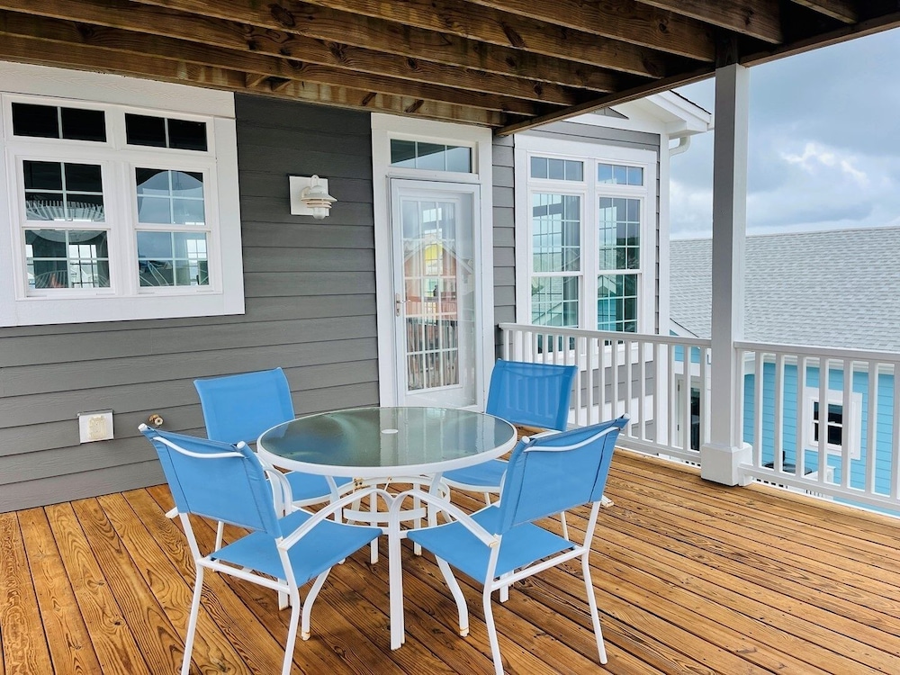 Compass Rose 4 Bedroom Home by RedAwning