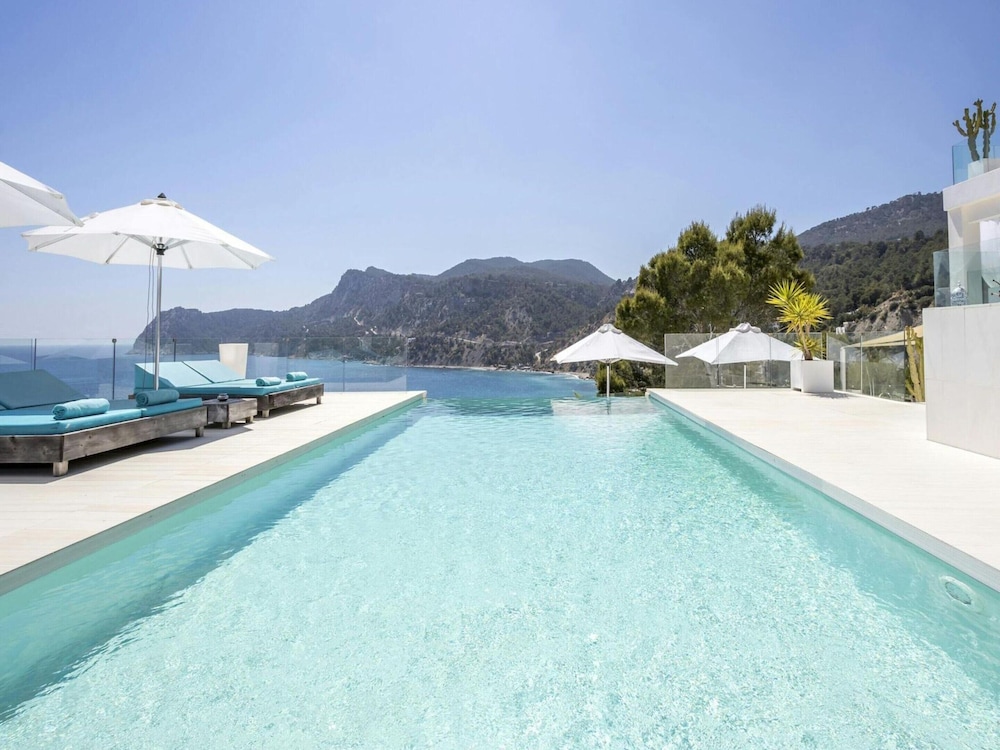 Beautiful Villa With Leisure Activities