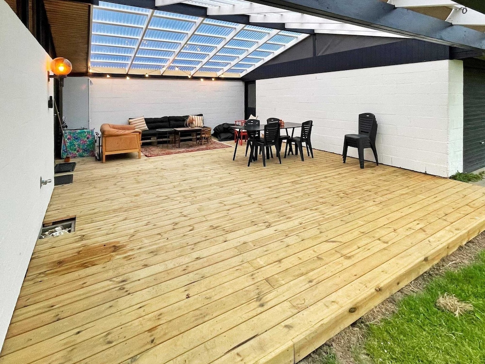 Tranquil Waterfront Retreat-by Traum view 5