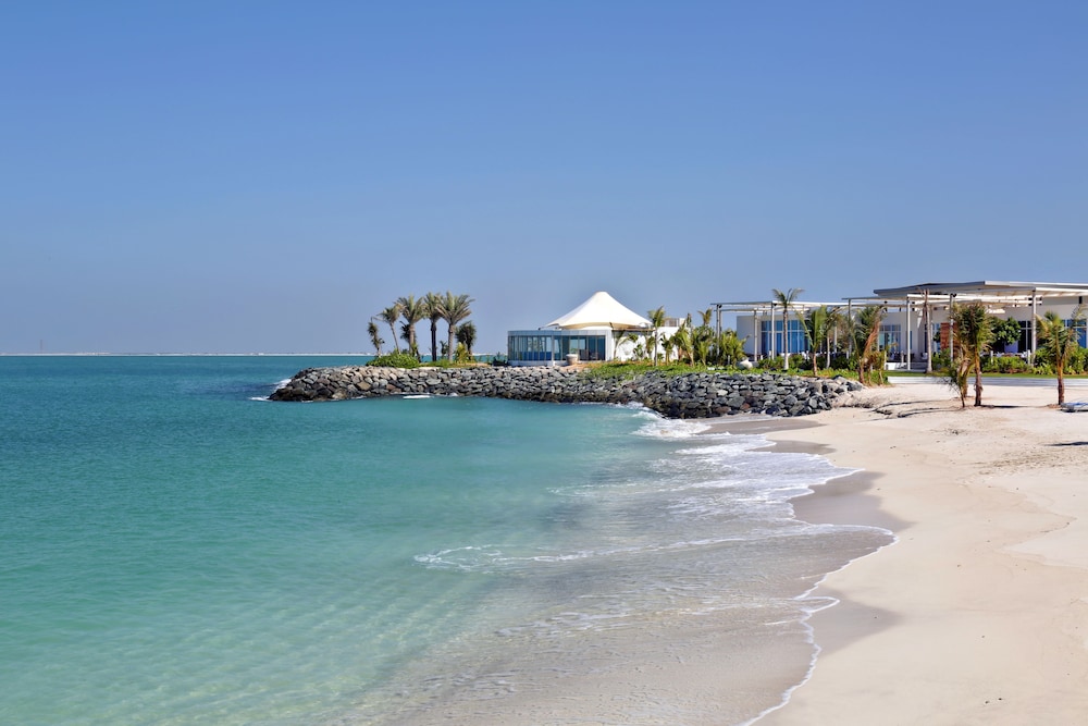 Nurai Island Resort
