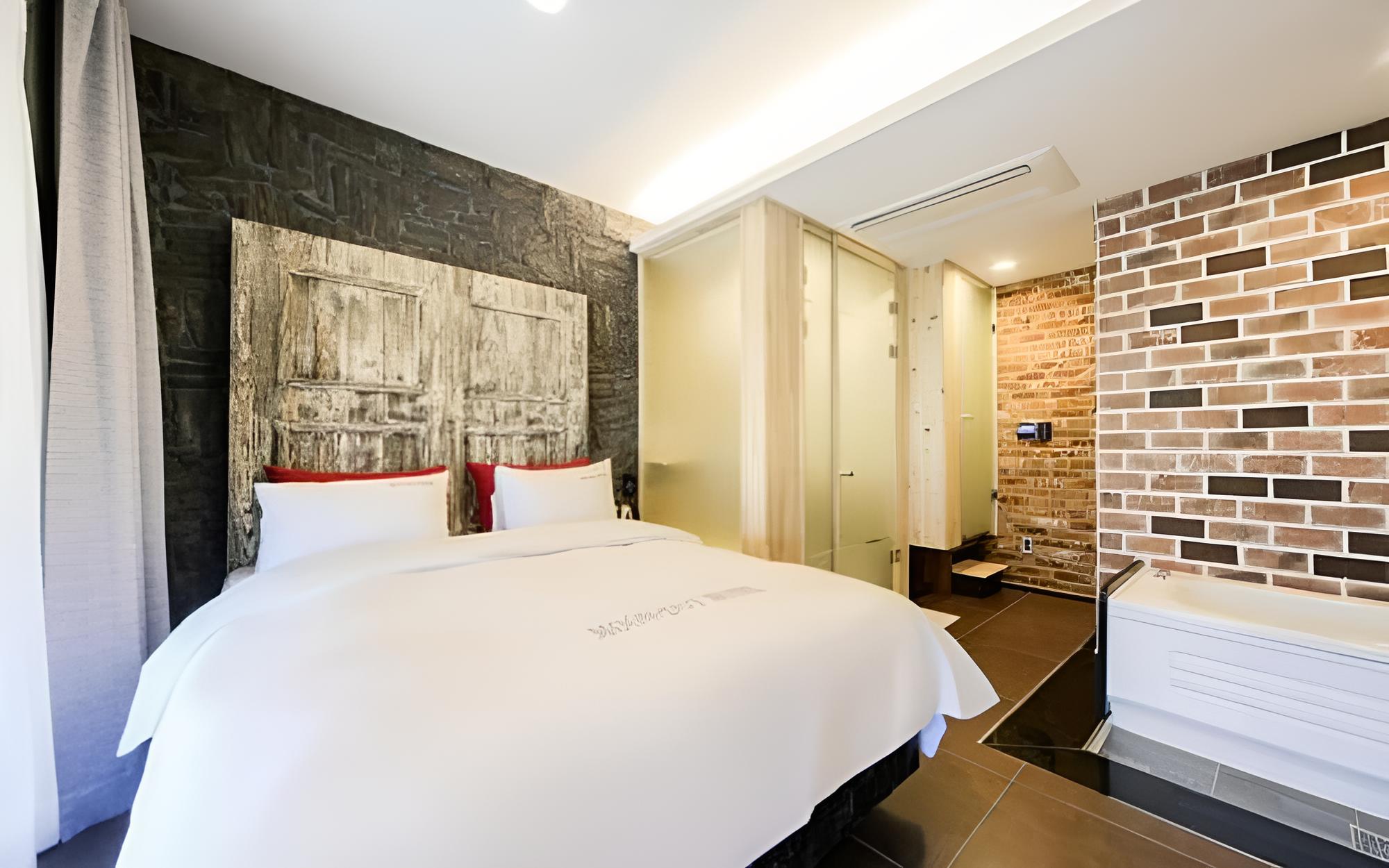 Changyeong Moon Dot Self Check-in Motel