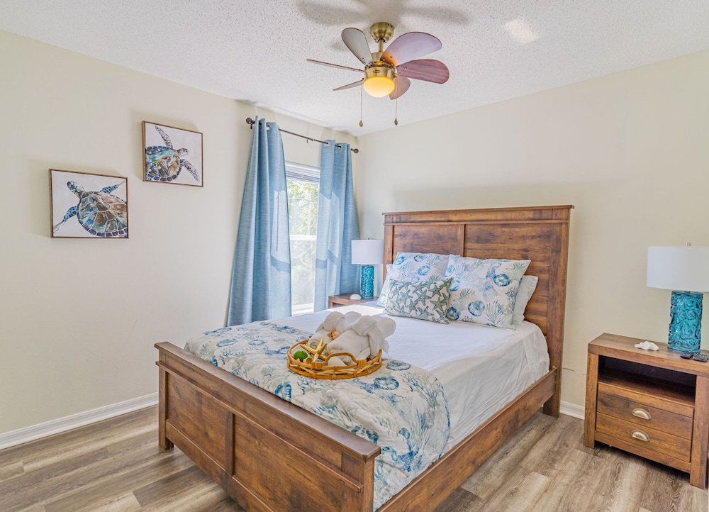 Themed 7 Bedroom Villa, 12 Min to Disney, Resort Access - Image 4