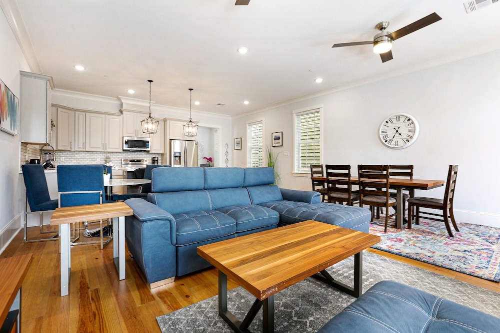 New Orleans Vacations - Stunning 4 5 BRs w Pool by Hosteeva - Property Image 36
