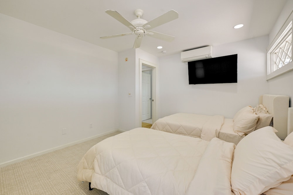 Panoramic Ocean Views: Westhampton Haven w/ Pool