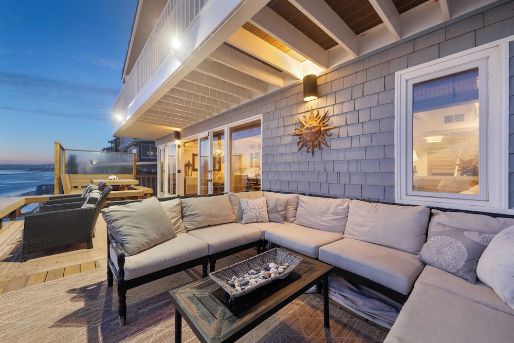 Unbeatable Beachfront Bliss w/ Ocean Views, Luxe Interiors & Patio Beach Road