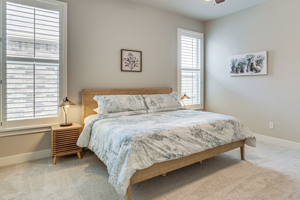 8 Mi to Texas Tech: Spacious Lubbock Home