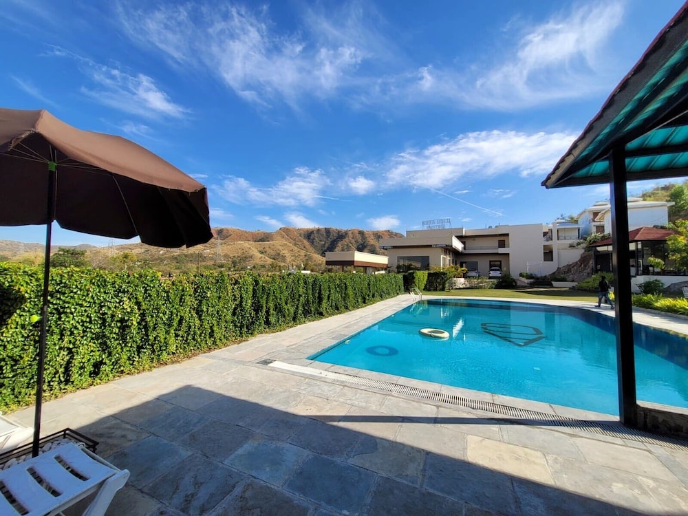 Aura Gold Resort