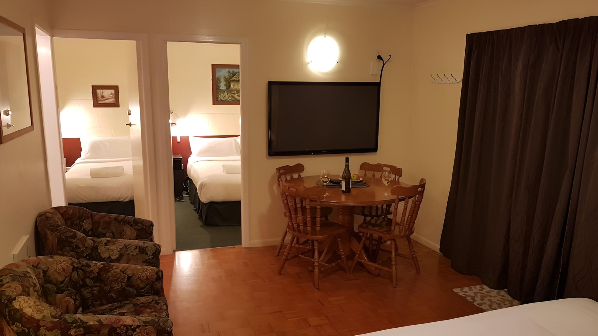 Rainbow Point Motel