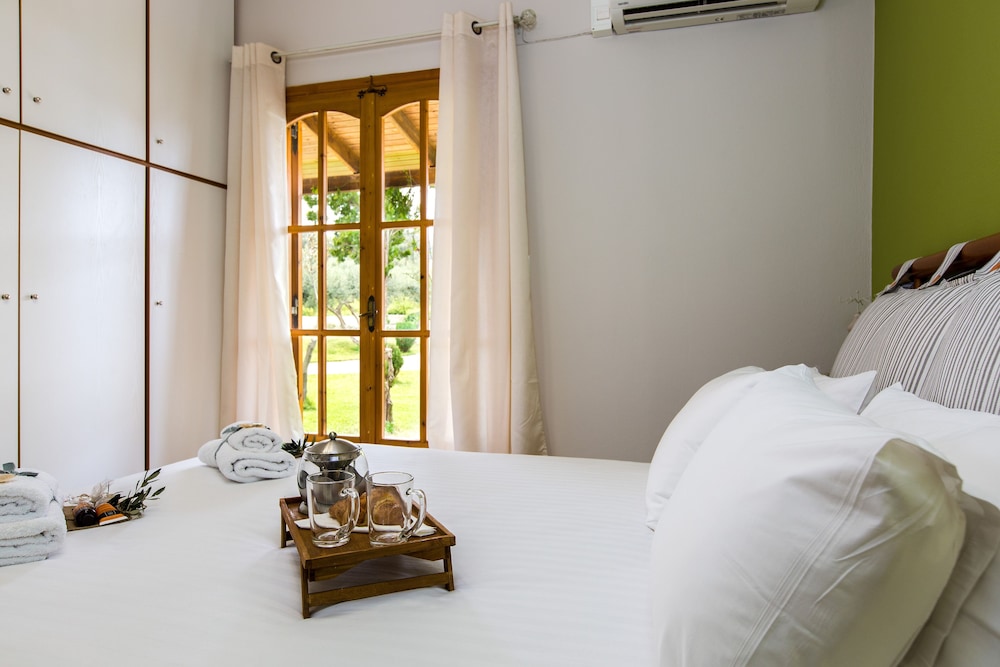 Villas Lefkothea