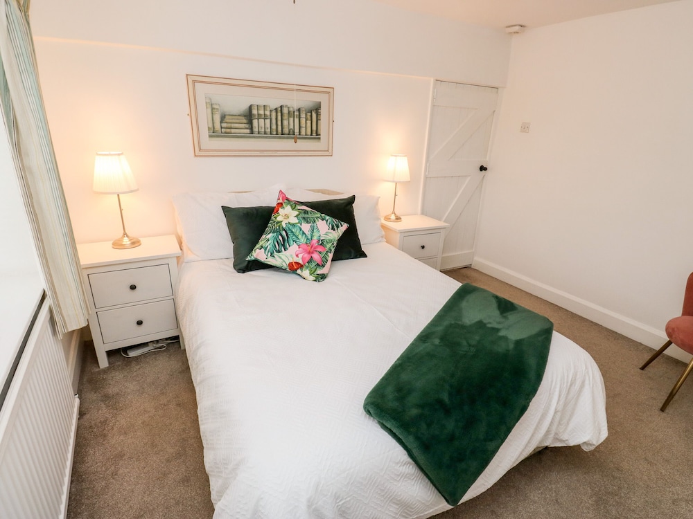 Fleece Cottage view 5