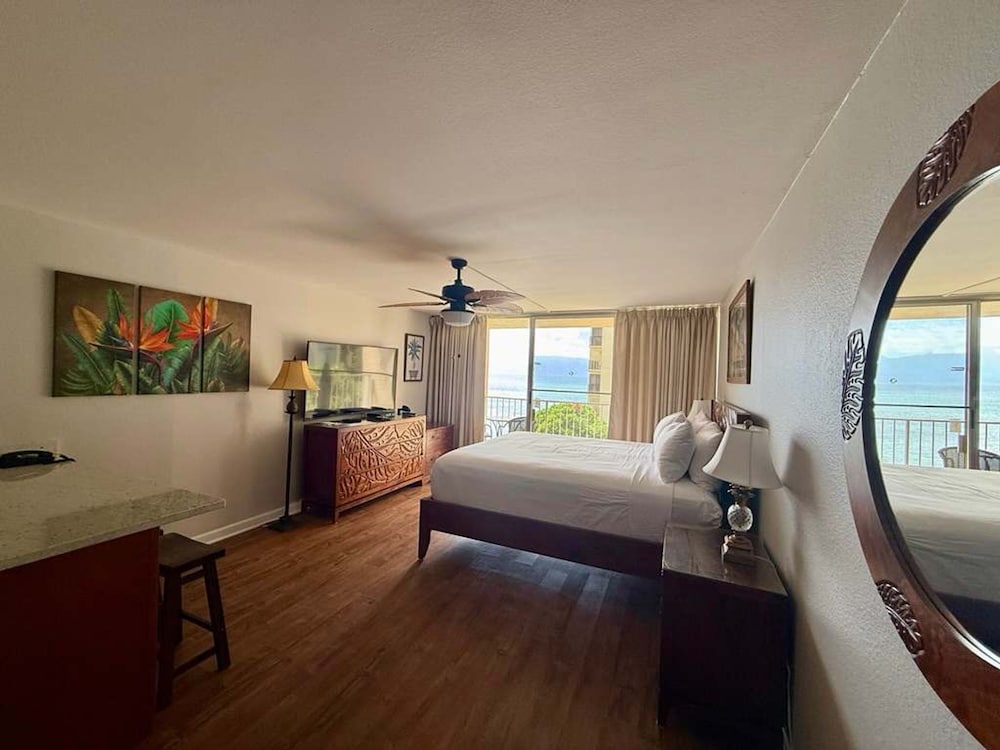 Cozy Studio With Ocean Views AC in Kahana