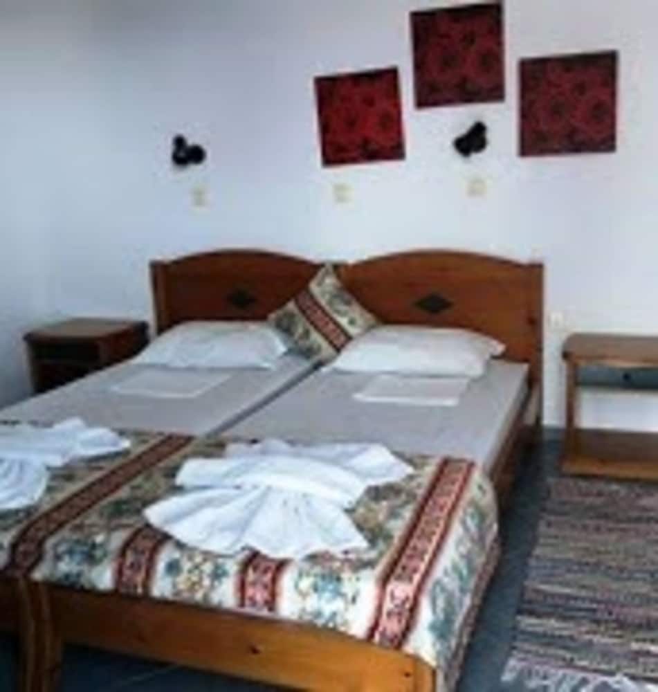 Captivating 1-bed Apartment in Lefkos view 3