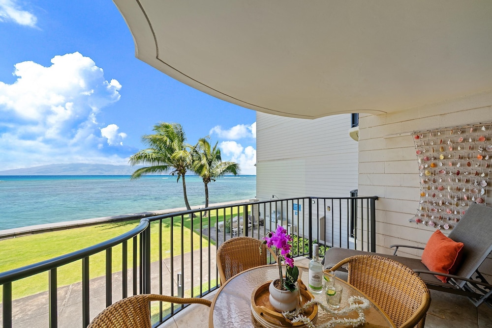 Kahana Reef 215 in Lahaina