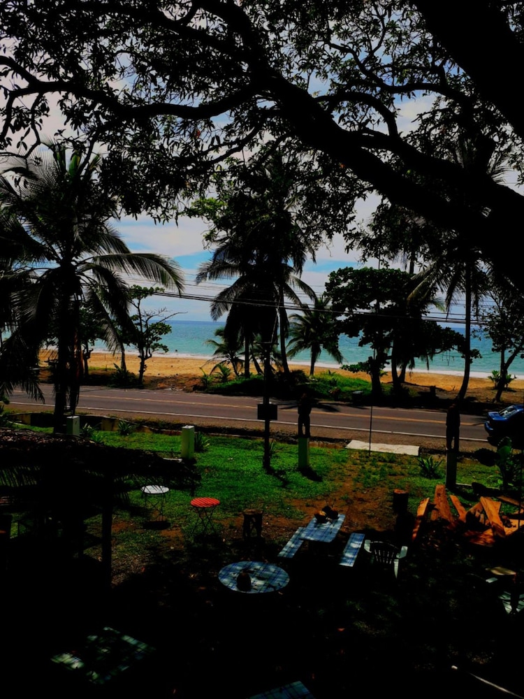 Beachfront manzanillo hotel - Hostel