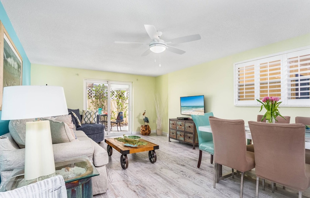Lulu's Crescent Cottages - Entire two Unit Complex