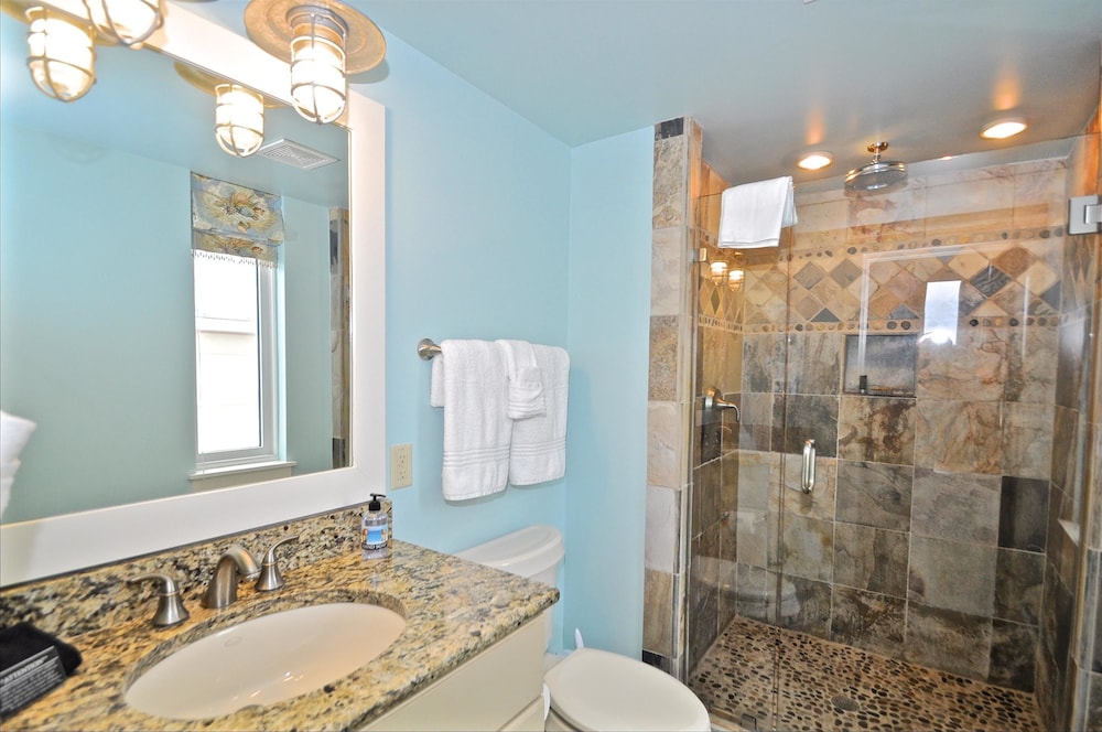 Six Palms Dreamin 2 Bedroom Condo By Coastal Dreamin view 5