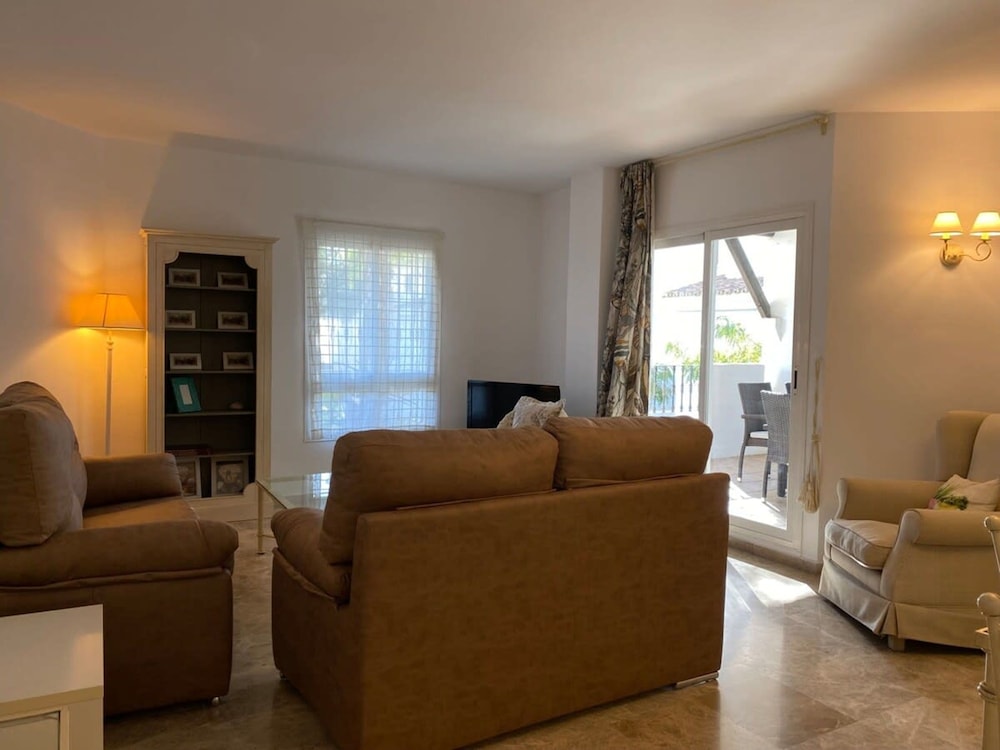 2 Bedroom With Pool View F-7