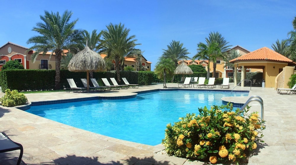 NEW Modern 2 Bedroom Townhome Gold Coast