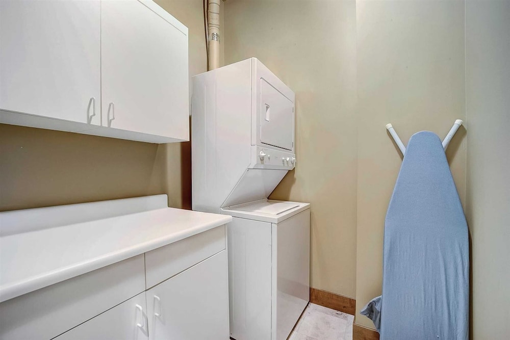 2 Condos Ski-in/ski-out at Deer Valley + Hot Tubs Mont Cervin by Avantstay