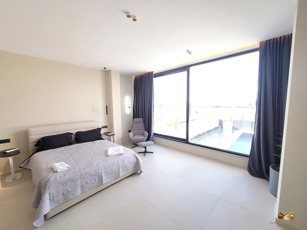 La Mirage Group Villas