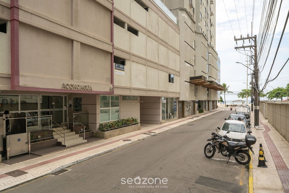 Beachfront apt BC Center Close to Attract. Aco803