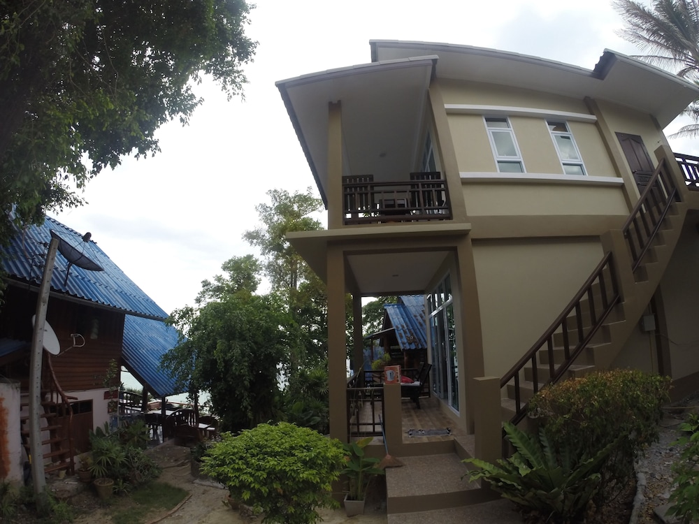 Moon Beach Resort