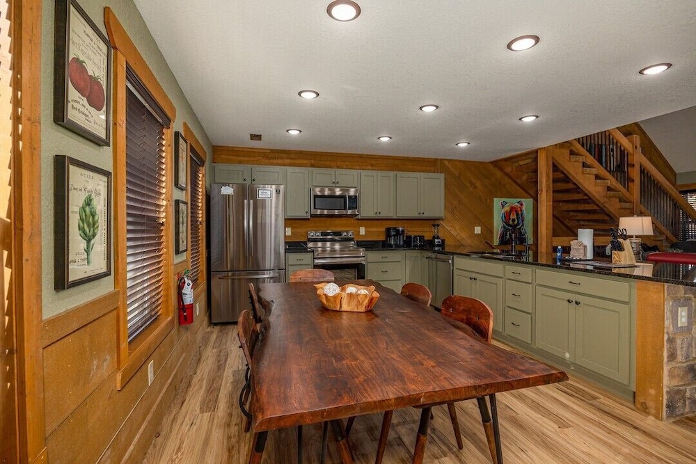 Luna Bear Lodge