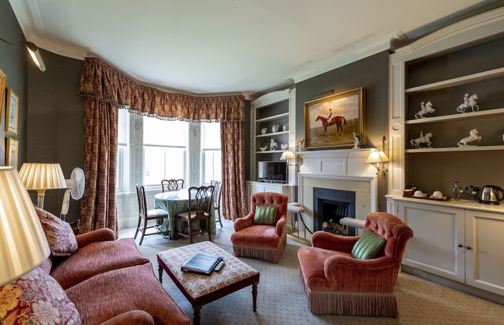 Newmarket Vacations - The Jockey Club Rooms - Property Image 59