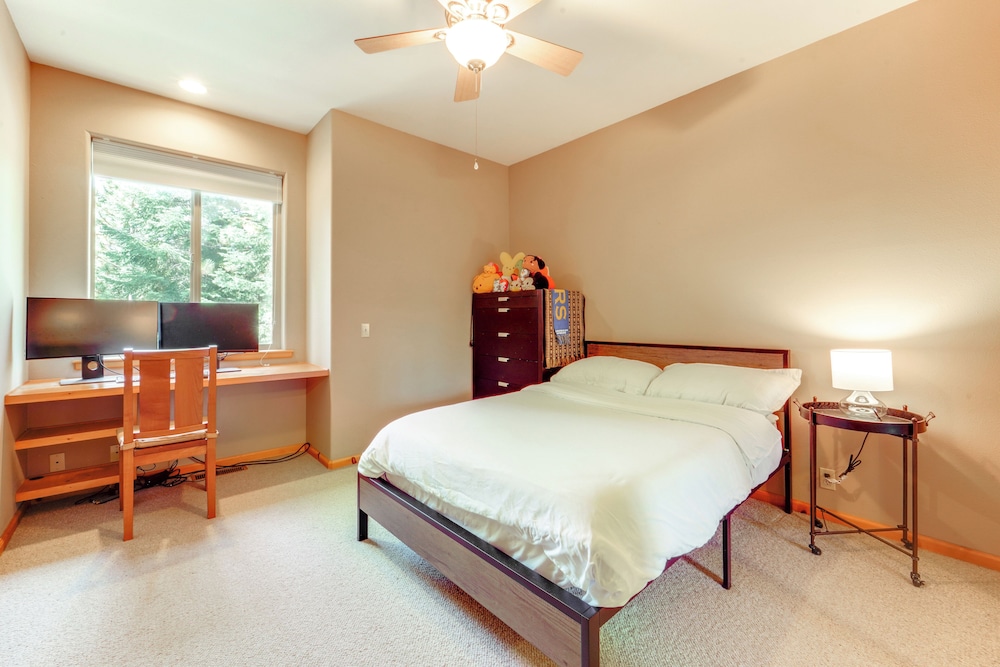 Near Ski Resorts & Trails: Truckee Home w/ Hot Tub
