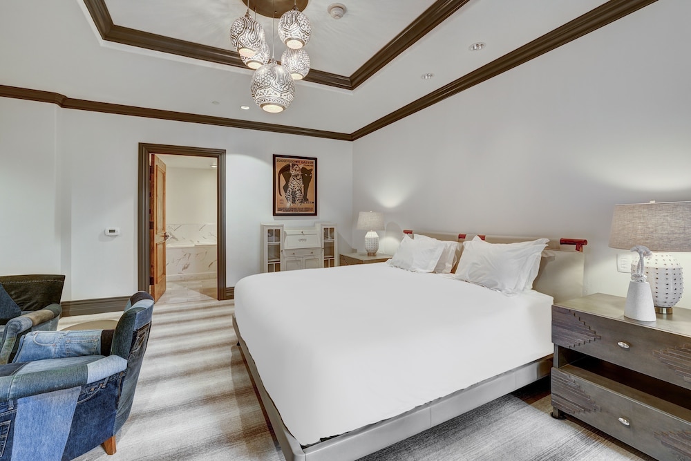 Luxury 3 Bedroom Condo at The Arrabelle by RedAwning - Save 20 on 7 Nights! - Property Image 32