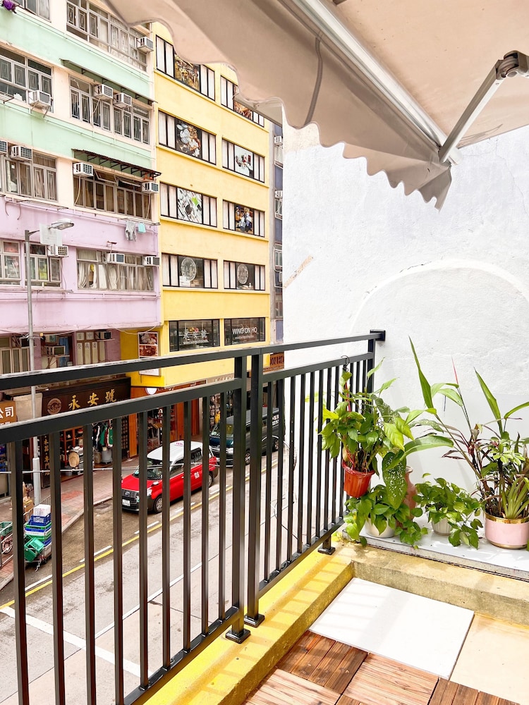 Waveflo Hostel