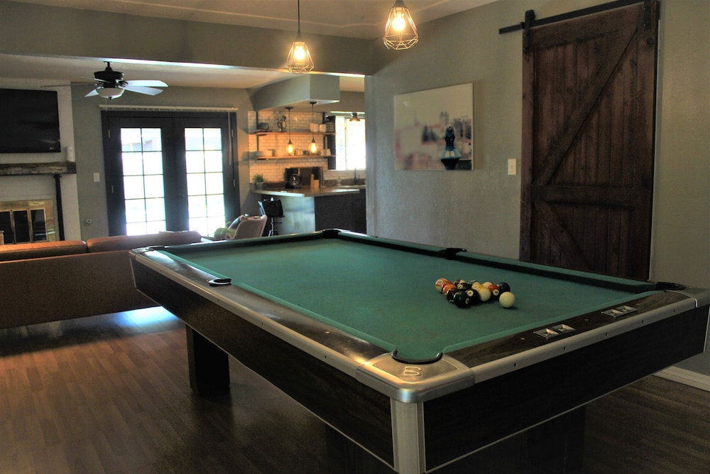 El Chuco Home W Pool Pool Table 15 min Downtown