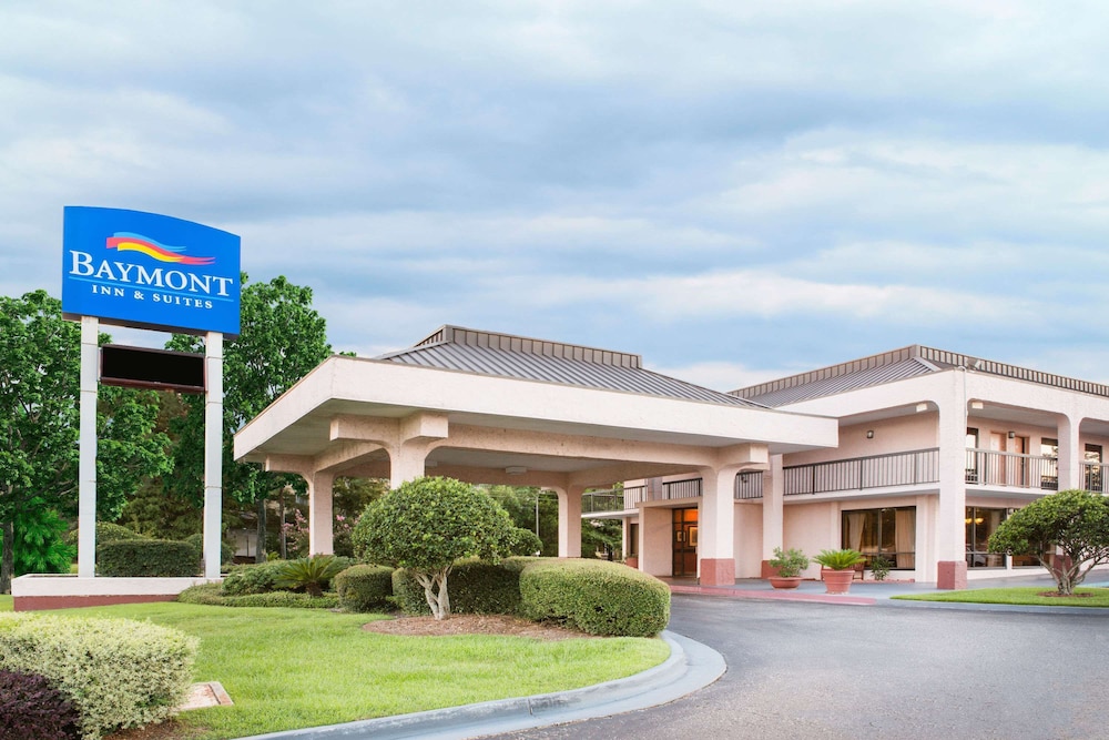 Hotel Baymont by Wyndham Mobile/ I-65 - Image 1