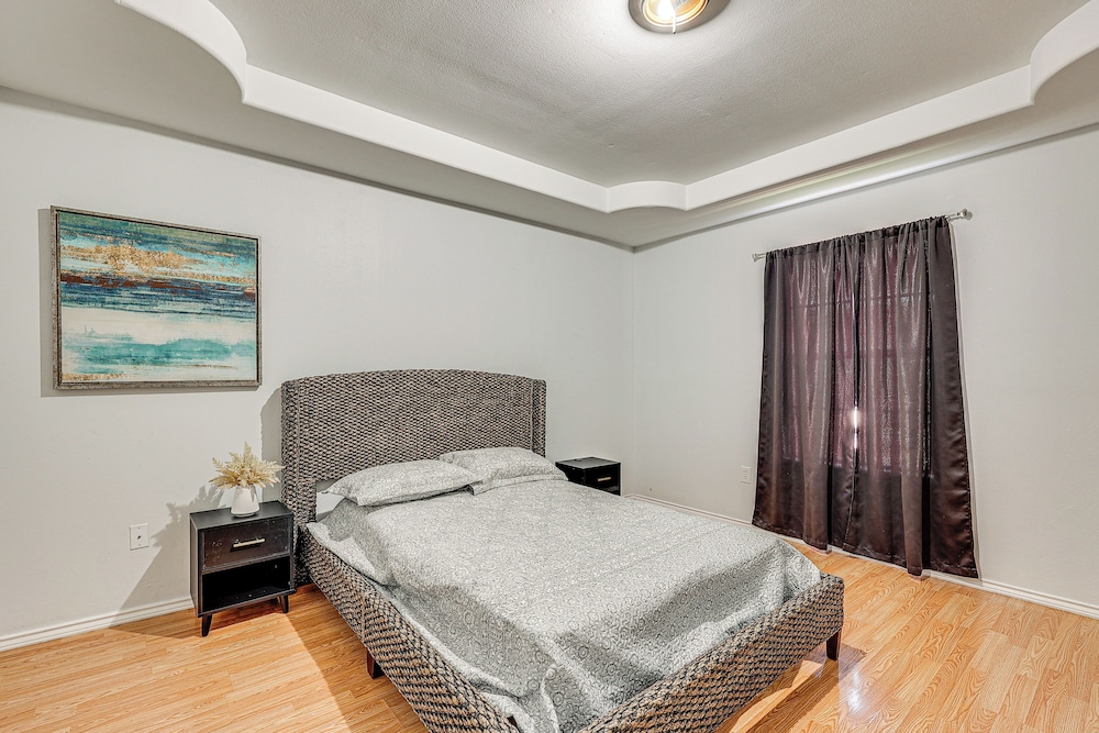 4 Mi to Dtwn Brownsville: Family Home w/ Yard!