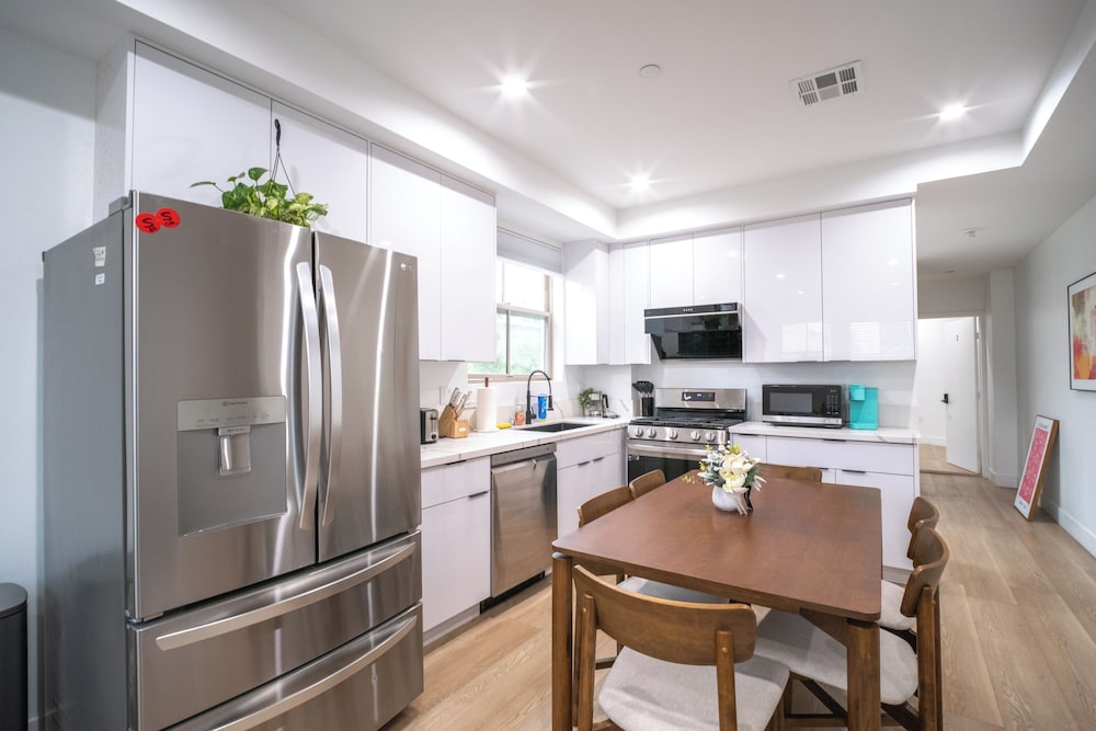Stylish Private Room by Downtown LA