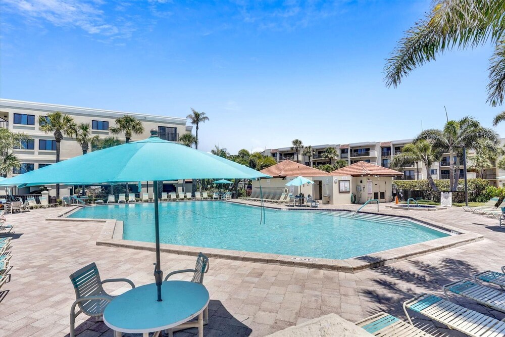 Land's End 1-404 Bay Front - Premier