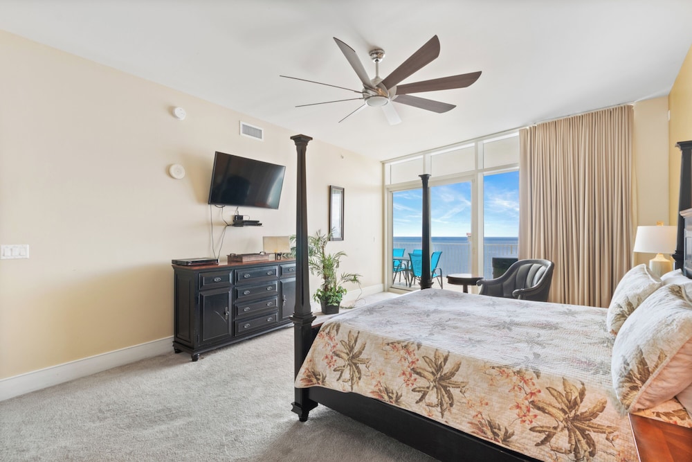 Turquoise Place 1807 D