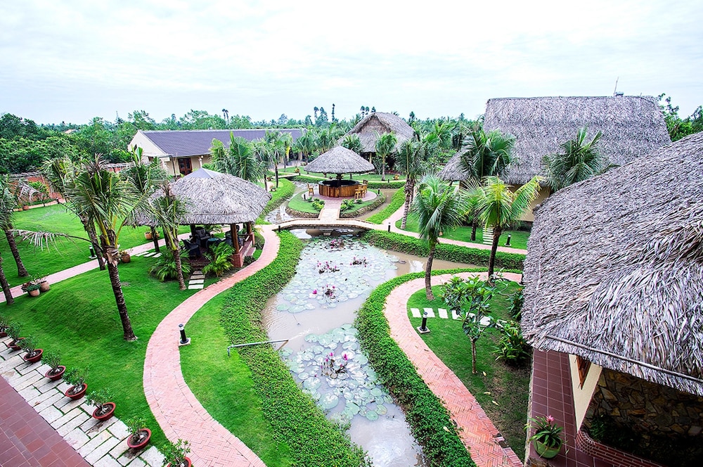 The Island Lodge