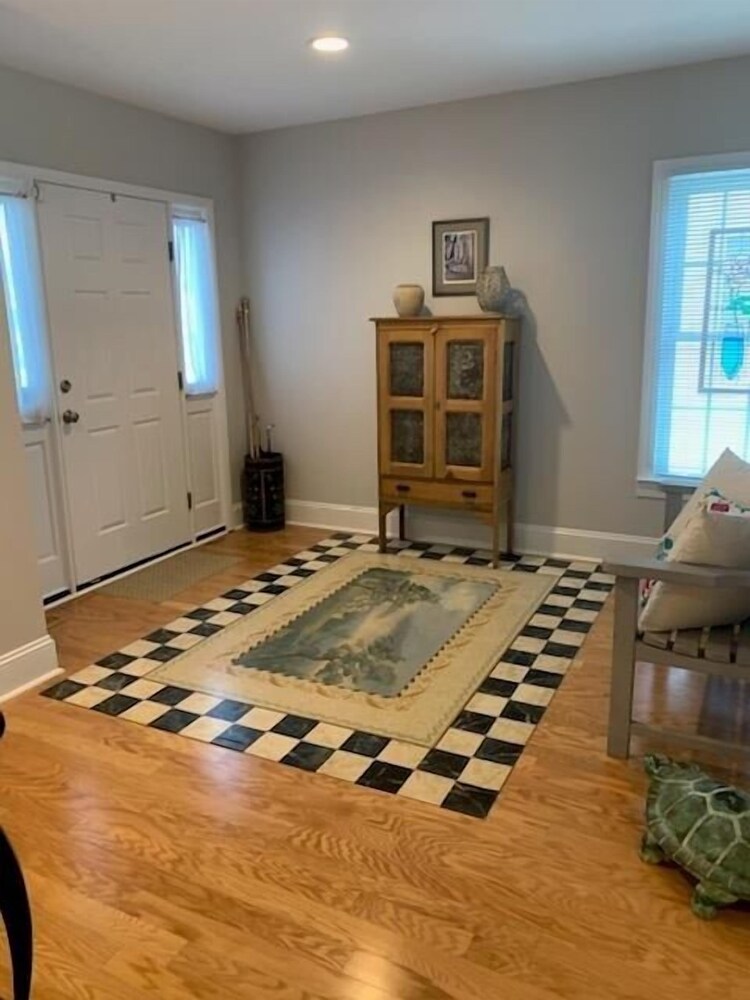 Absolute Bliss Private 4 Bedroom Home by RedAwning