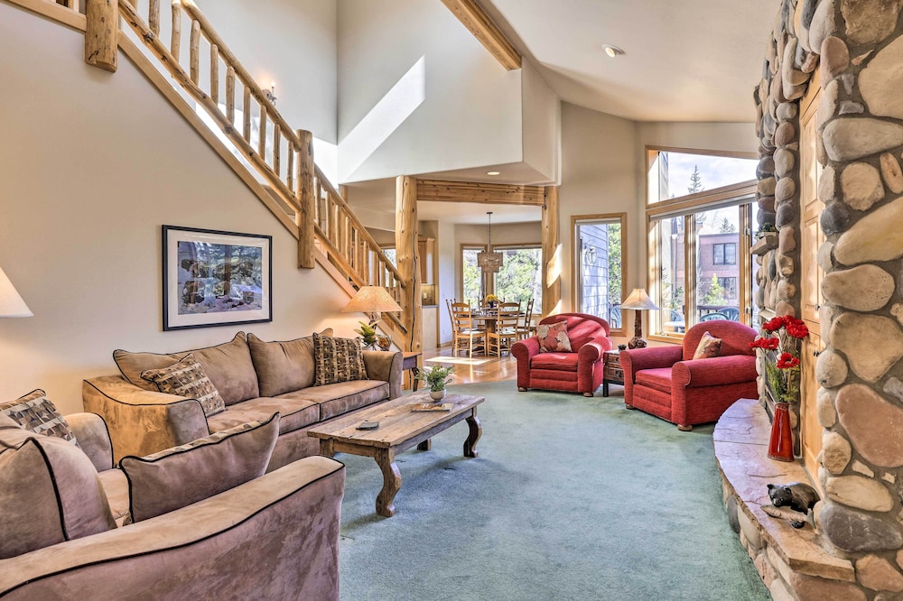 Frisco Retreat w/ Mountain Views & Creek Access! view 2