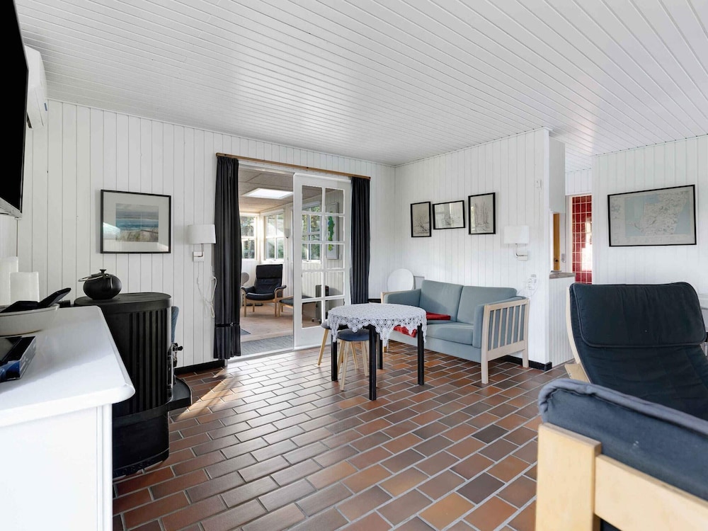 5 Star Holiday Home in Humble