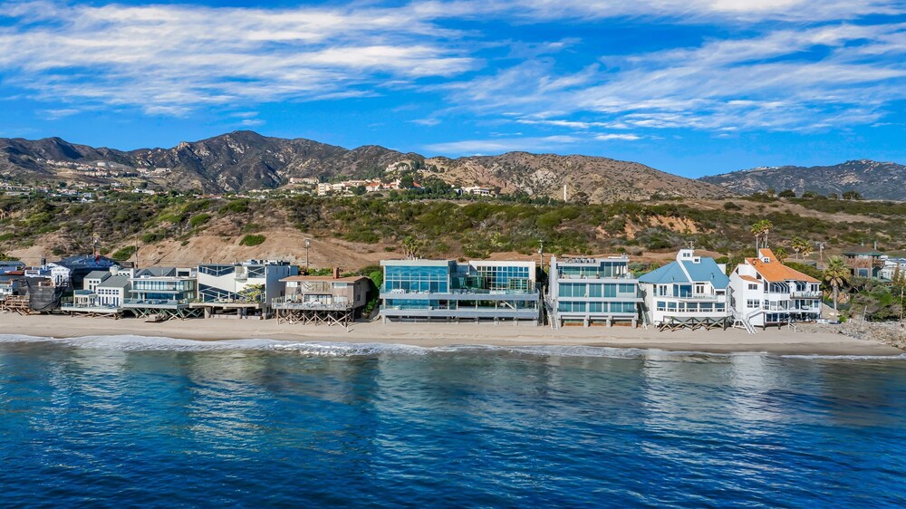 Malibu Glass Estate in Malibu view 5