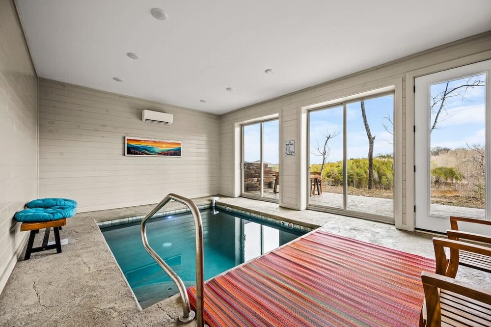 NEW Lake View Indoor Pool Sleeps 14 Hot Tub