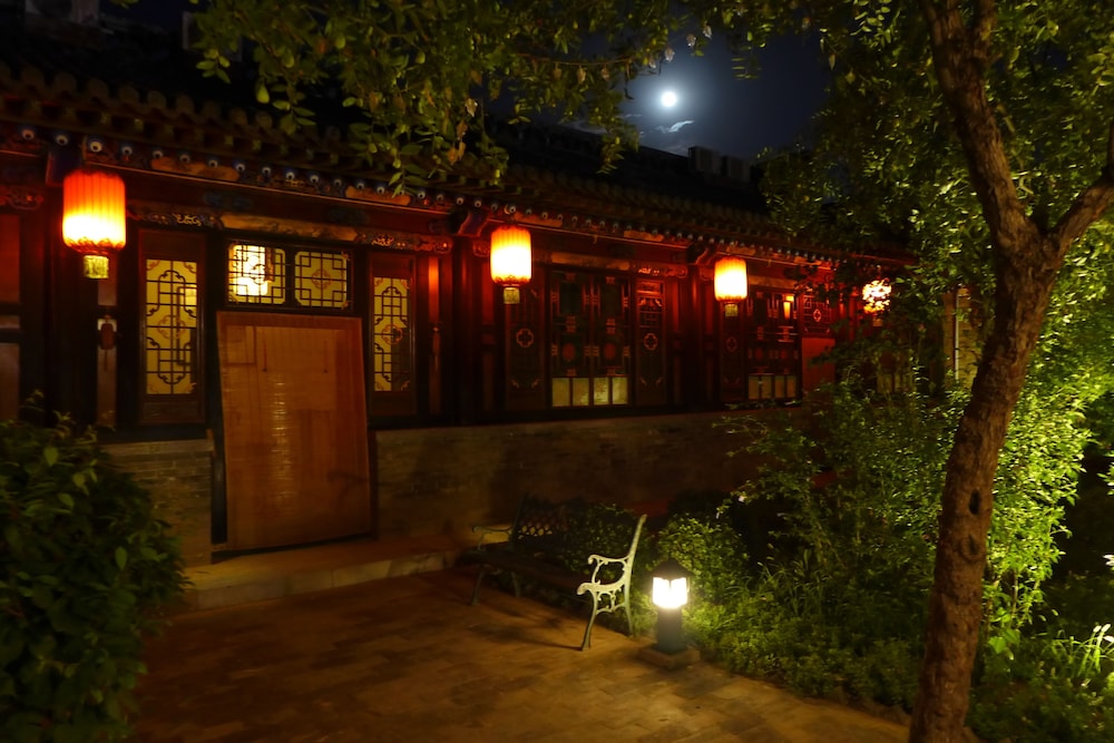 City Wall Old House.Ji Residence